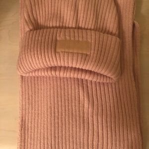 New Victoria’s Secret Blush Colored Hat & Scarf Set